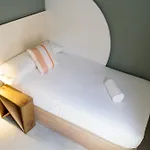 ホームステイ Coliving Compostela