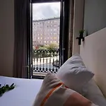 ホームステイ Coliving Compostela