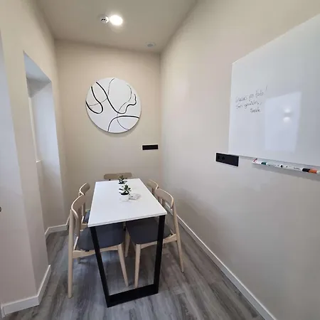ホームステイ Coliving Compostela
