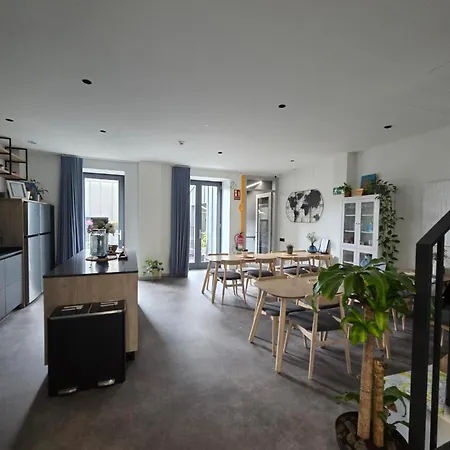 ホームステイ Coliving Compostela サンティアゴ・デ・コンポステーラ