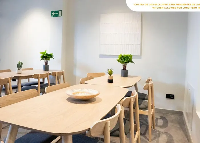 Coliving Compostela Pansiyon *